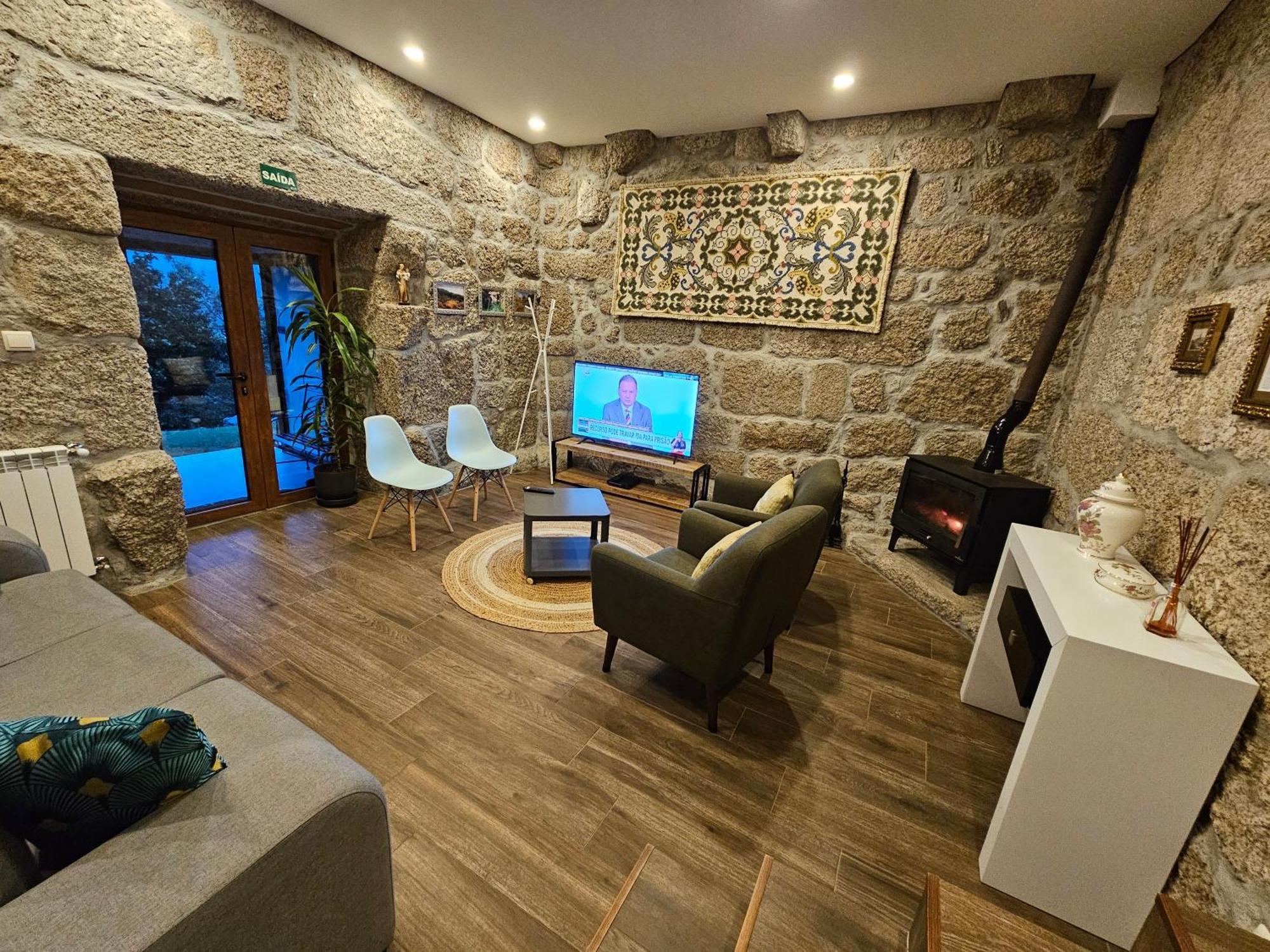 Quinta Da Casa Dos Santos - Inside Geres Pension Buitenkant foto