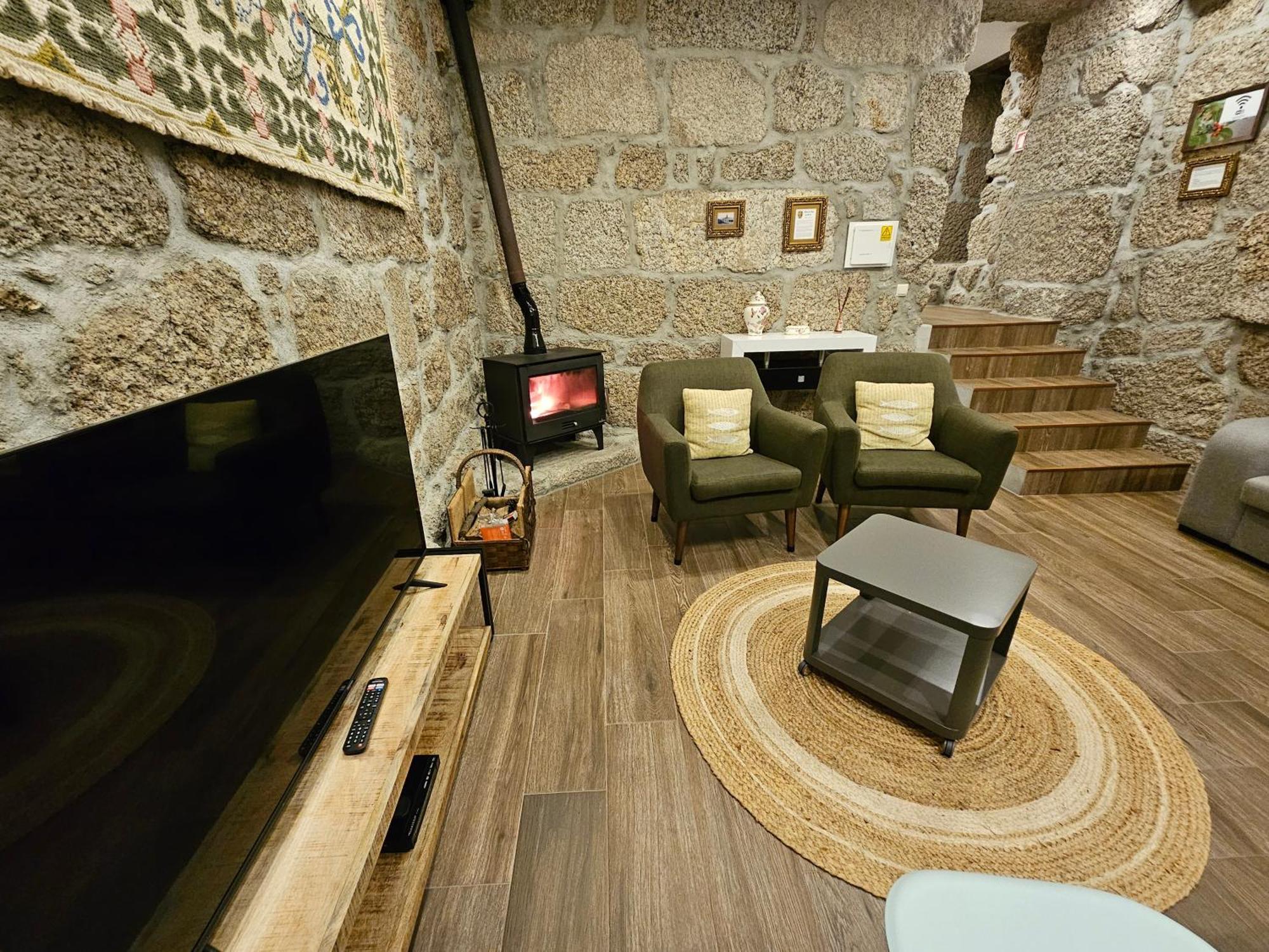 Quinta Da Casa Dos Santos - Inside Geres Pension Buitenkant foto